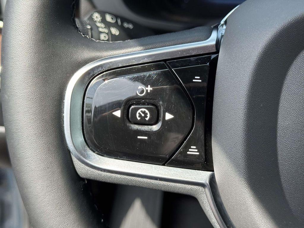 2023 Volvo XC60 B5 PLUS BRIGHT THEME — миниатюра 22