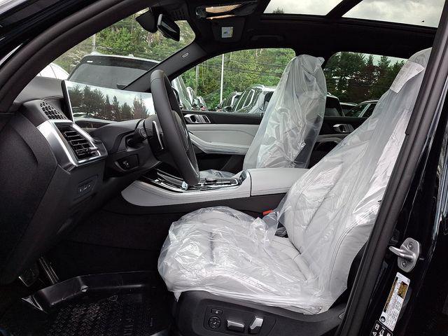 صورة 9 لـ 2026 BMW X5 XDRIVE40I