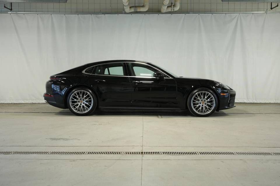 2026 Porsche PANAMERA 4 photo 8