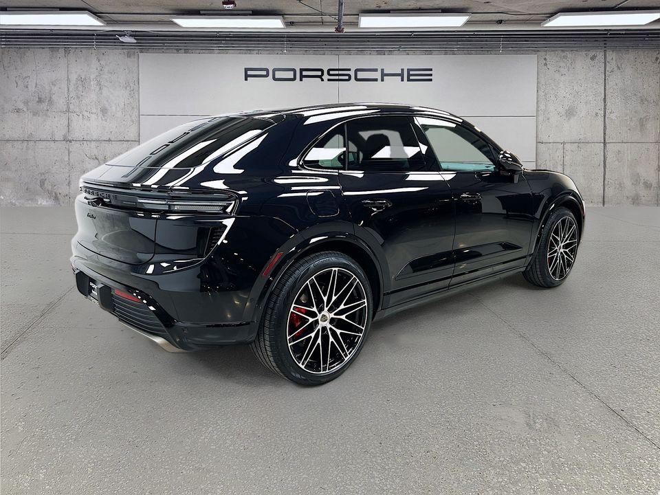 صورة 9 لـ 2026 Porsche MACAN TURBO