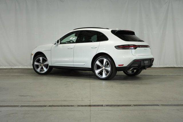2025 Porsche MACAN — фото 3