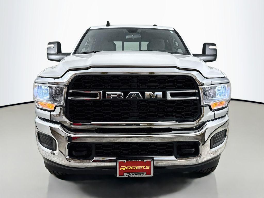 2024 RAM 3500 TRADESMAN CREW CAB 4X4 8' BOX — фото 2