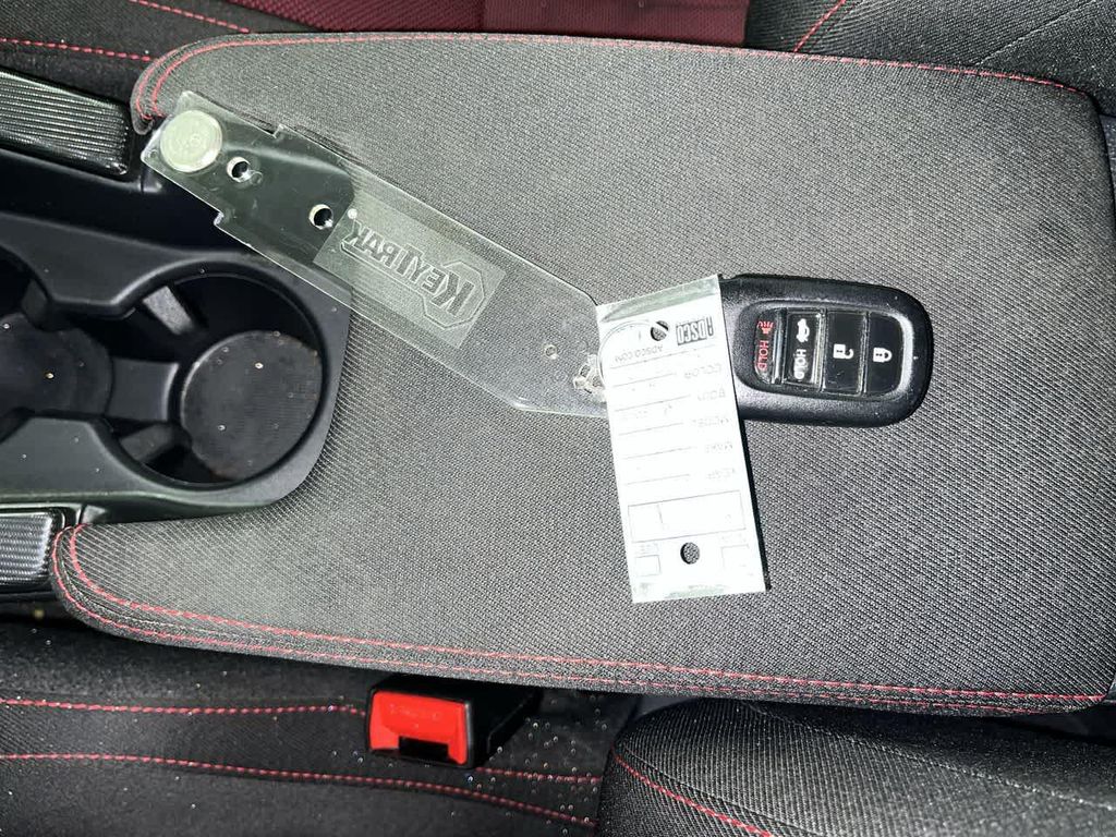 صورة مصغرة 24 لـ 2025 Honda CIVIC SI BASE