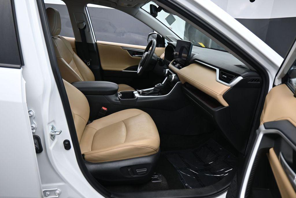 2023 Toyota RAV4 LIMITED — миниатюра 40