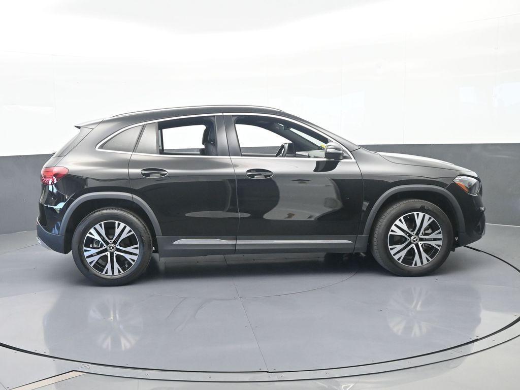 MERCEDES-BENZ GLA - 7