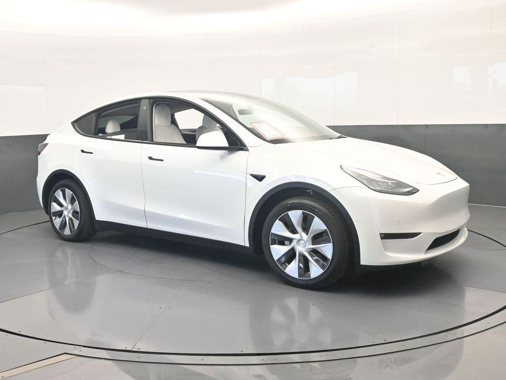 TESLA MODEL Y LONG RANGE - 8