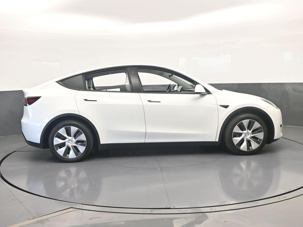 TESLA MODEL Y LONG RANGE - 7