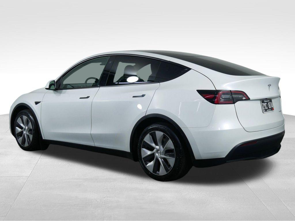 TESLA MODEL Y LONG RANGE - 8