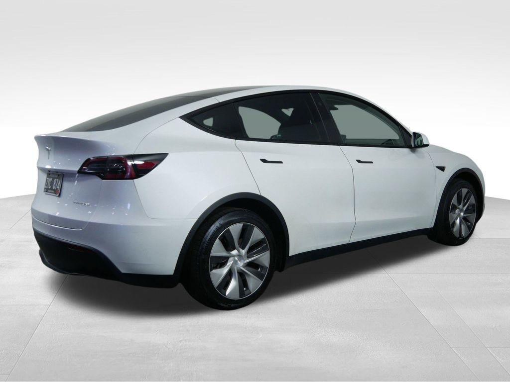 TESLA MODEL Y LONG RANGE - 10