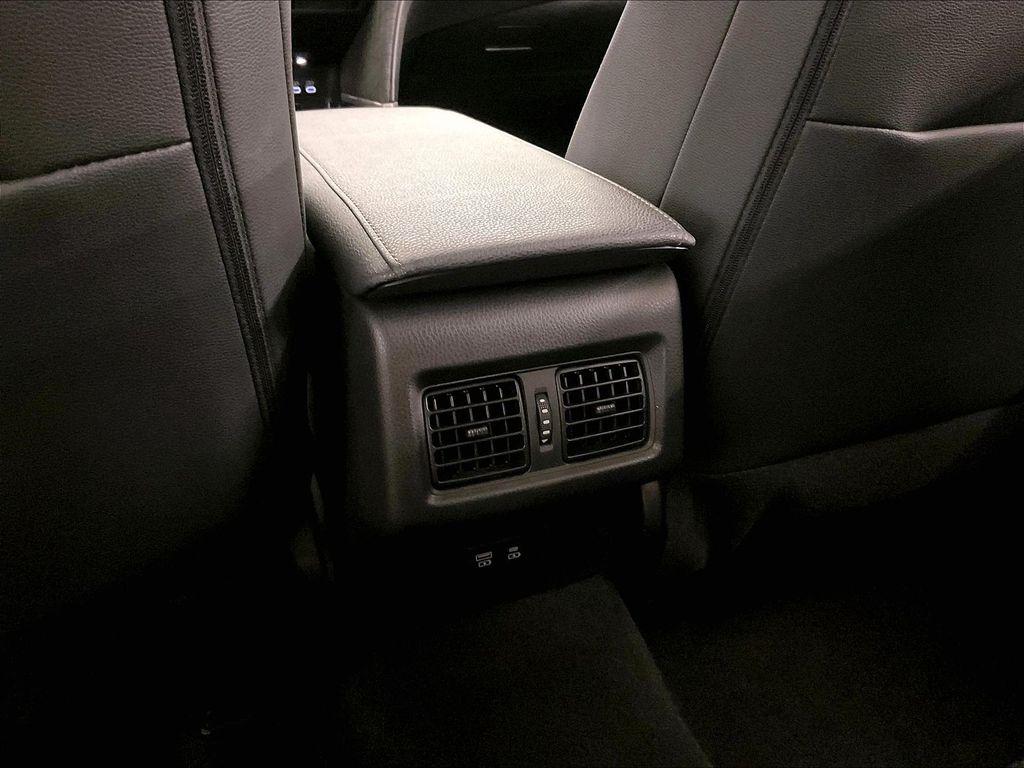 صورة مصغرة 37 لـ 2025 Toyota CAMRY XLE