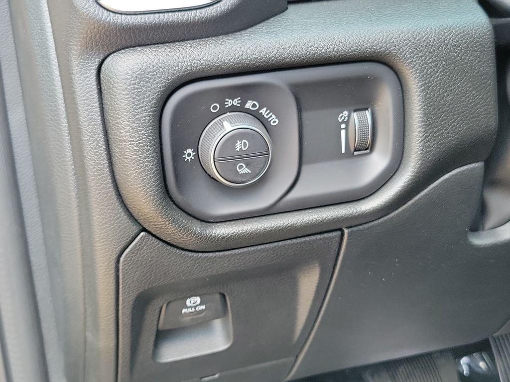 2026 RAM 1500 EXPRESS — миниатюра 18