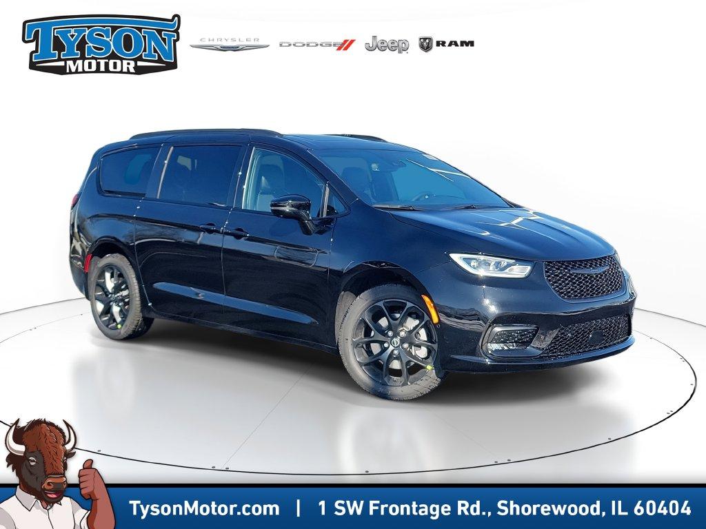 New 2026 Chrysler Pacifica Limited