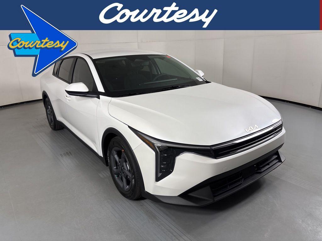 New 2026 Kia K4 LXS