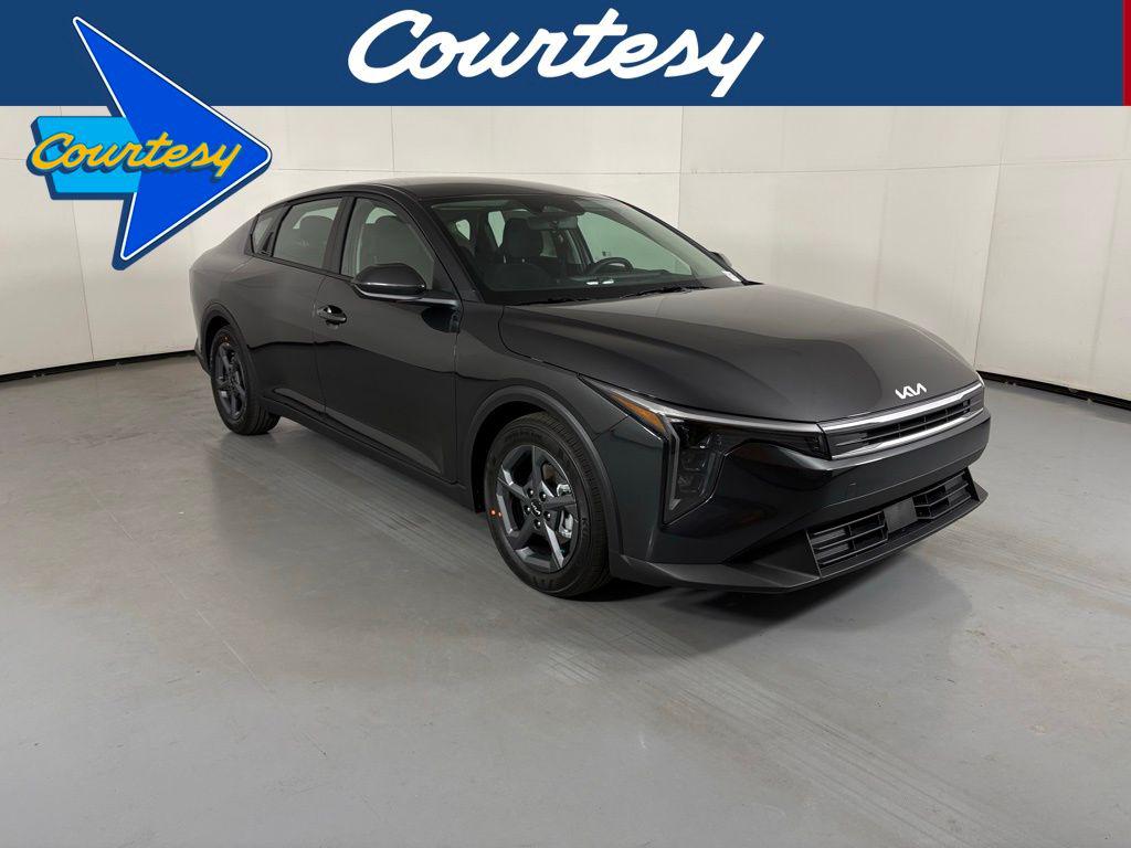 New 2026 Kia K4 LXS