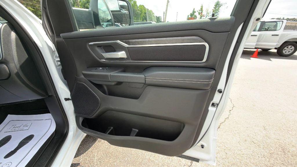2024 RAM 1500 LONE STAR thumbnail 38