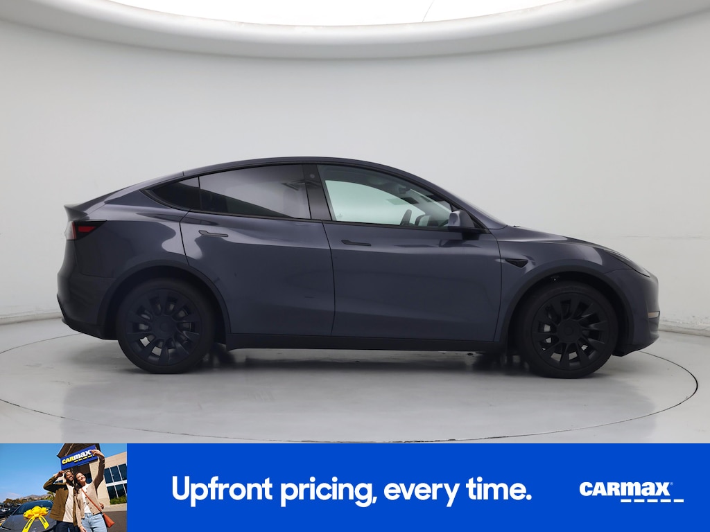 TESLA MODEL Y LONG RANGE - 9
