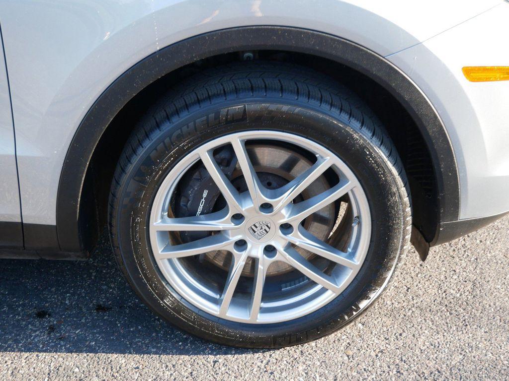 PORSCHE CAYENNE - 8