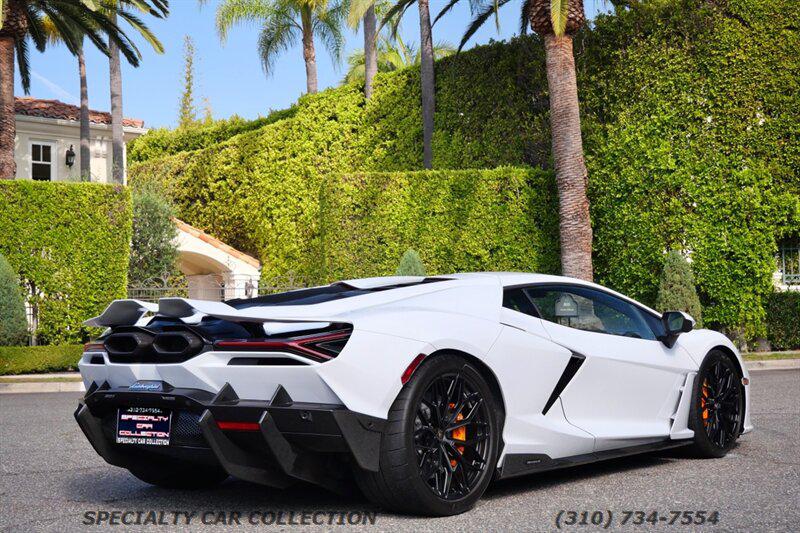 صورة مصغرة 11 لـ 2026 Lamborghini REVUELTO