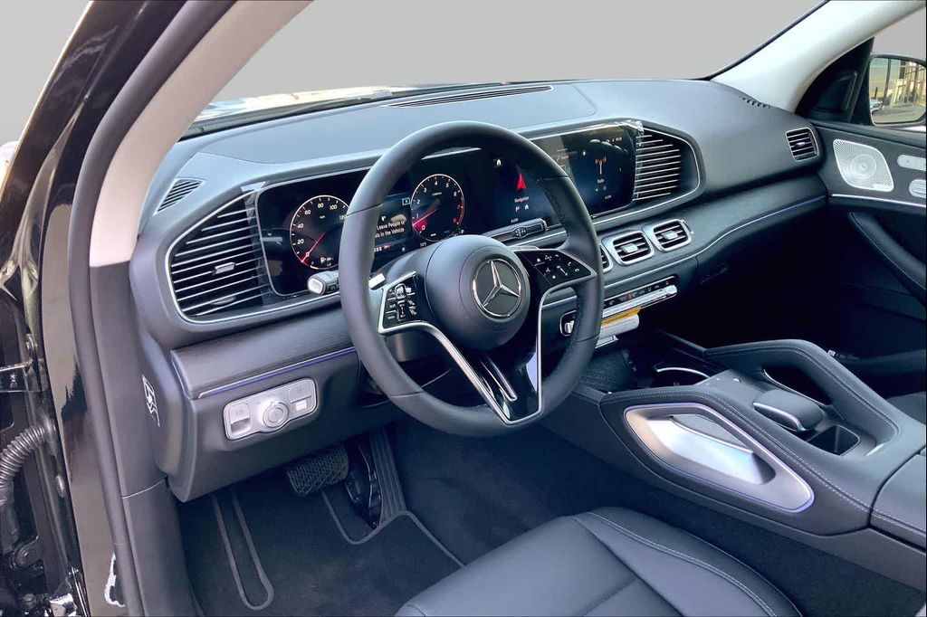 2026 Mercedes-BENZ GLE — фото 8