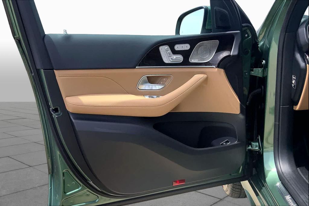 صورة 10 لـ 2026 Mercedes-BENZ GLE