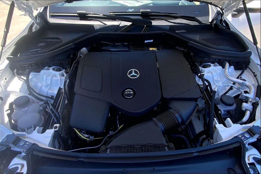 2026 Mercedes-BENZ GLC — миниатюра 16