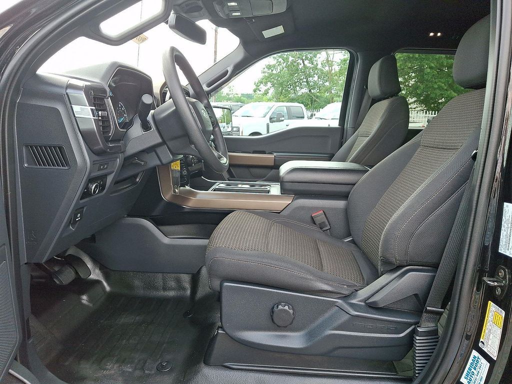 صورة 10 لـ 2023 FORD F-150 XL