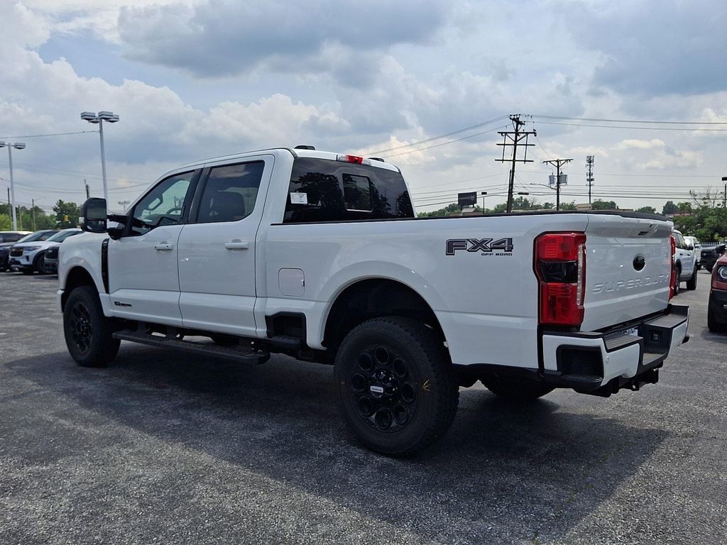 2026 FORD F-250 LARIAT 照片 3