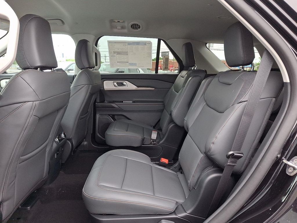صورة 8 لـ 2026 FORD EXPLORER ACTIVE