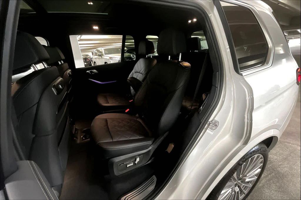 2024 BMW X7 XDRIVE40I — миниатюра 19