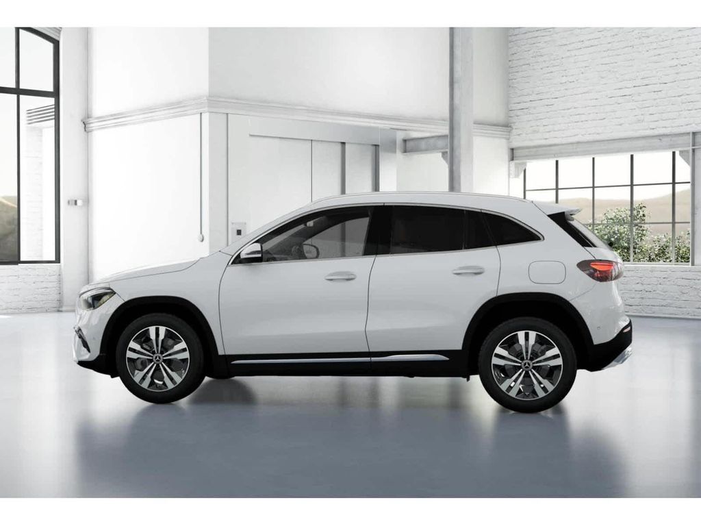 2026 Mercedes-BENZ GLA — миниатюра 32