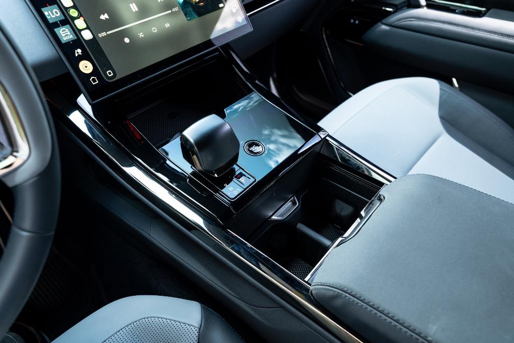 صورة مصغرة 20 لـ 2025 LAND Rover RANGE ROVER SPORT P635 SV EDITION TWO
