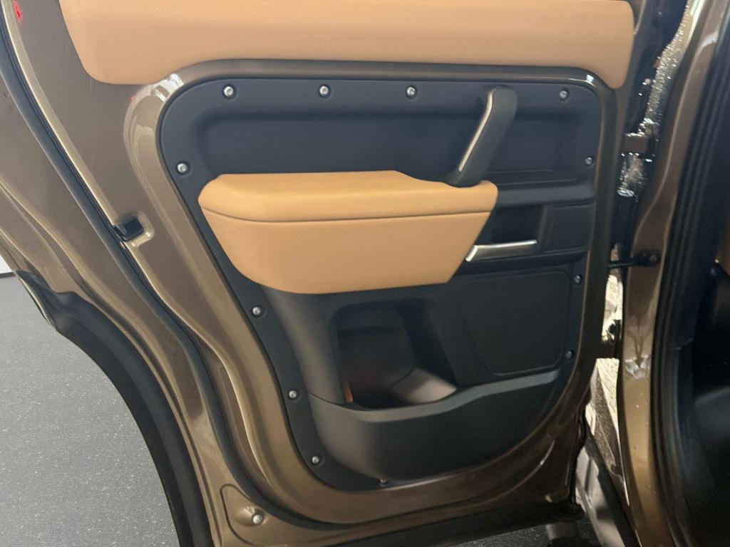 2026 LAND Rover DEFENDER P400 X-DYNAMIC SE 缩略图 12