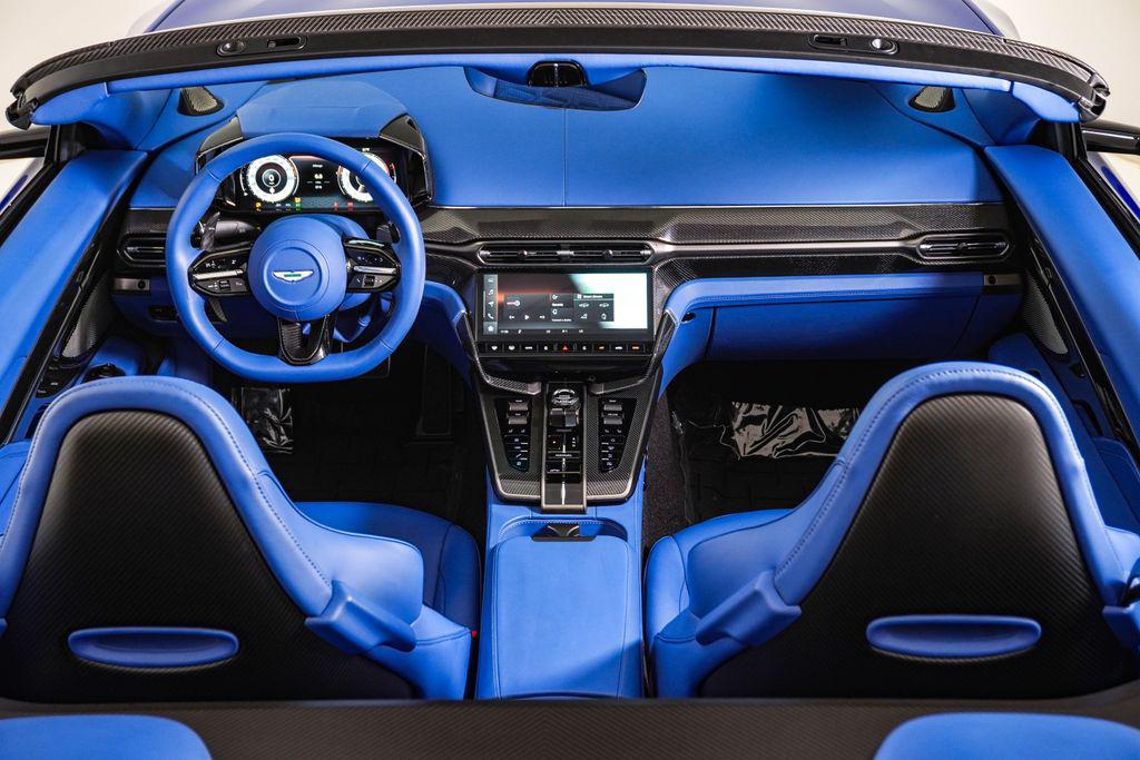 2026 Aston Martin VANQUISH VOLANTE 照片 22