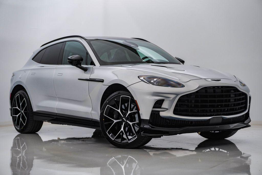 New 2026 Aston Martin DBX 707