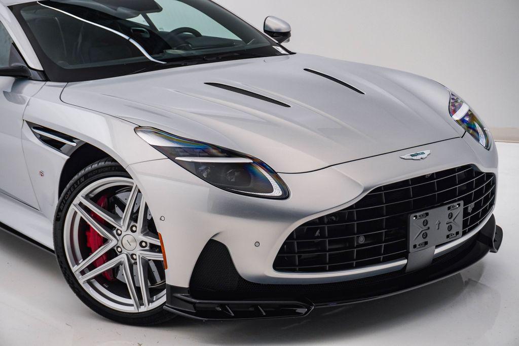 2026 Aston Martin DB12 S — фото 4