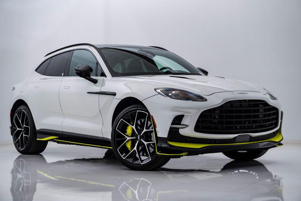 2025 Aston Martin DBX