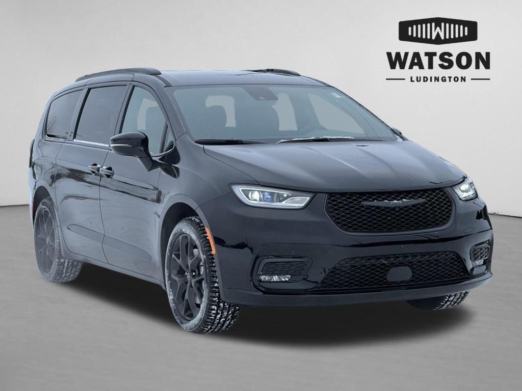 New 2026 Chrysler Pacifica Select