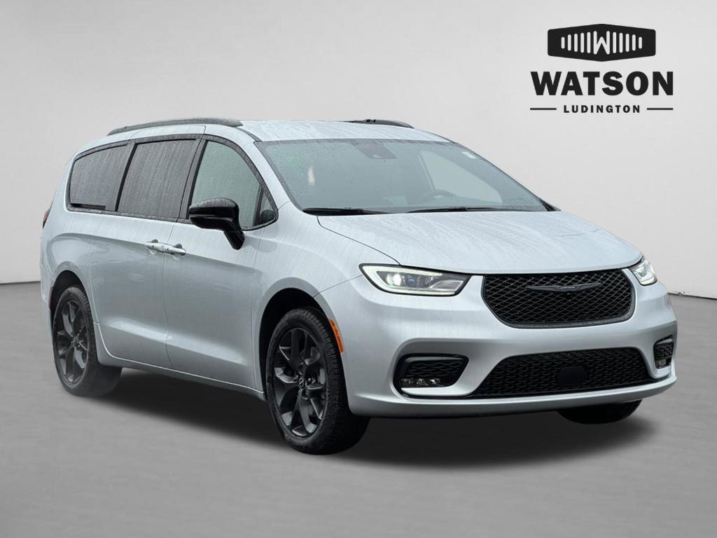 New 2026 Chrysler Pacifica Select