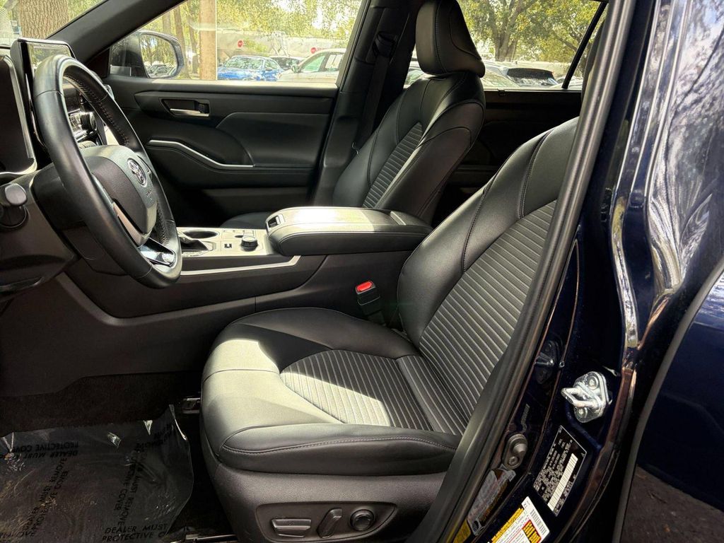 2025 Toyota HIGHLANDER XSE — миниатюра 28