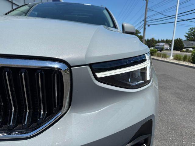 صورة 8 لـ 2025 Volvo XC40 B5 PLUS BRIGHT THEME
