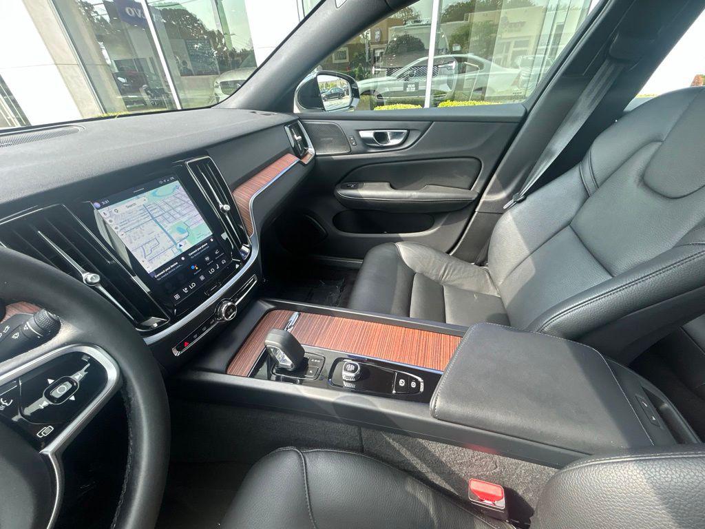 2023 Volvo S60 B5 PLUS BLACK EDITION — миниатюра 22