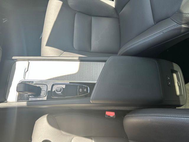 صورة مصغرة 25 لـ 2025 Volvo XC60 B5 PLUS