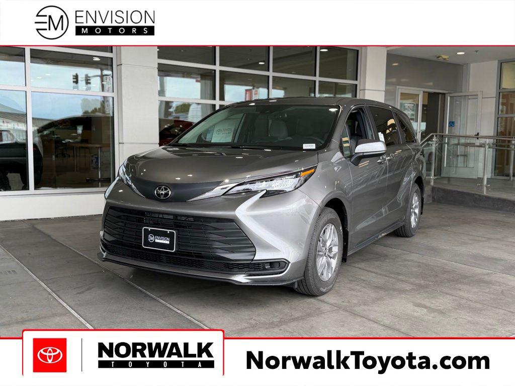 New 2026 Toyota Sienna LE