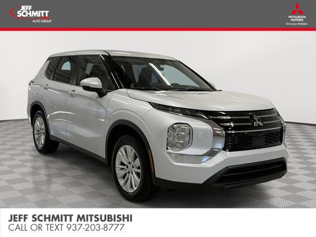 New 2026 Mitsubishi Outlander ES