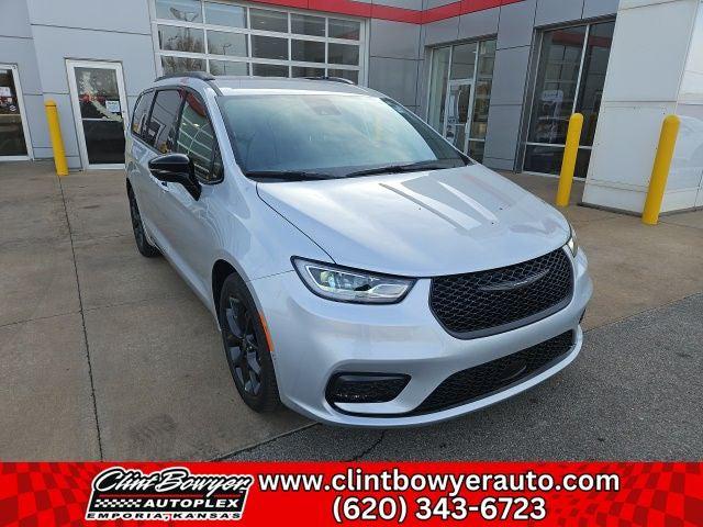 New 2026 Chrysler Pacifica L