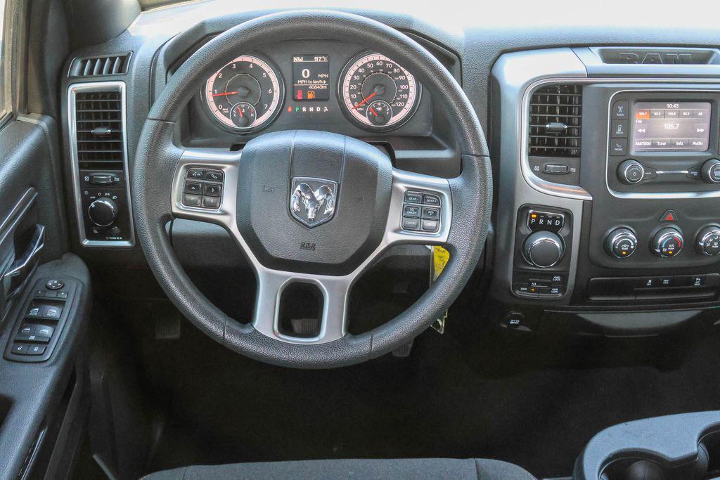 صورة مصغرة 12 لـ 2024 RAM 1500 CLASSIC WARLOCK CREW CAB 4X4 5'7' BOX