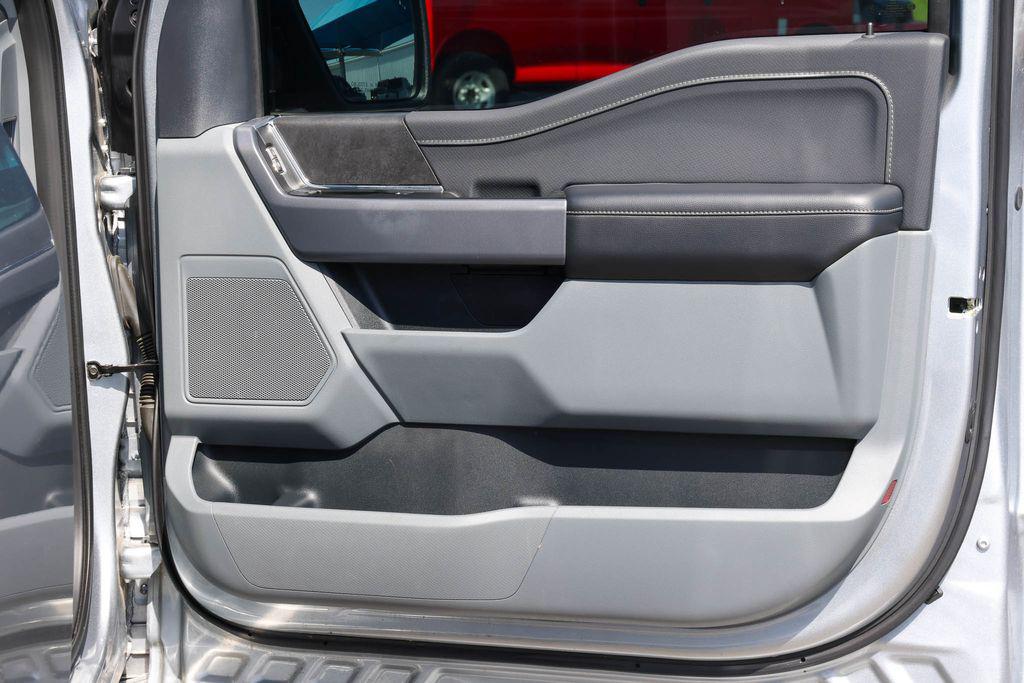 2025 FORD F-150 XLT — фото 8