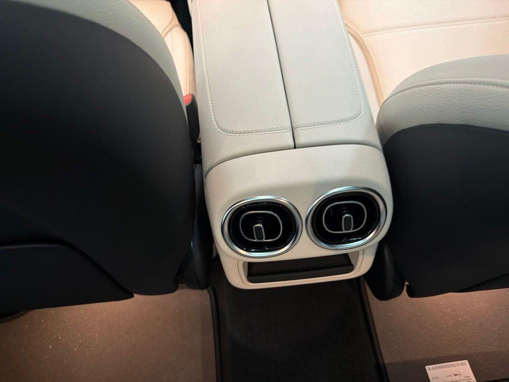 2026 Mercedes-BENZ GLC 缩略图 23