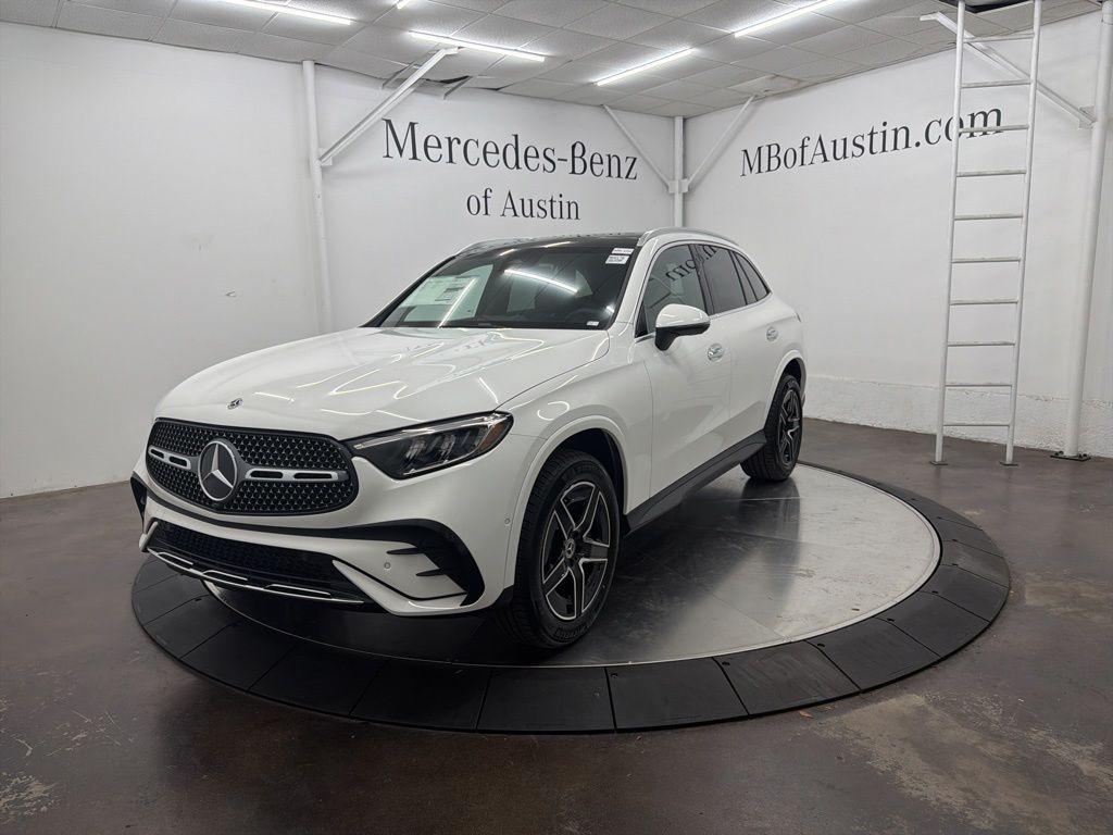 2026 Mercedes-BENZ GLC — фото 3
