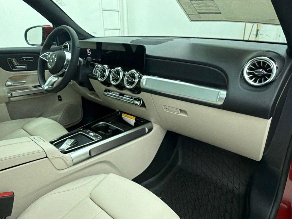 2026 Mercedes-BENZ GLB 缩略图 28